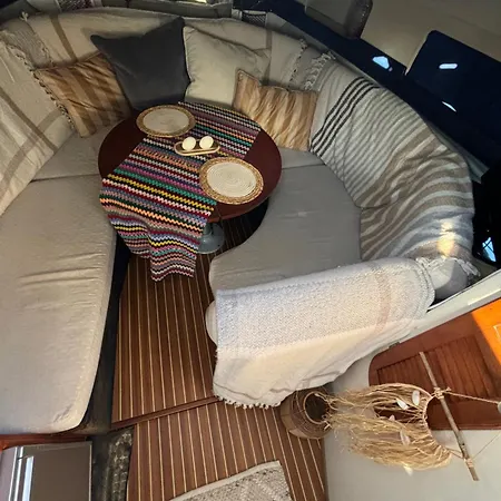 Le Duplex Des Marinas, Mini Yacht