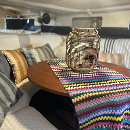 Le Duplex Des Marinas, Mini Yacht Hotel na wodzie Deauville