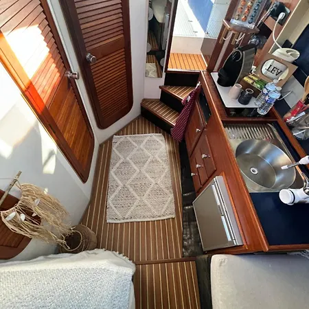 Le Duplex Des Marinas, Mini Yacht Hotel na wodzie *