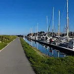 Le Duplex Des Marinas, Dog Friendly & Parking Inclus, 1m90 Sous Plafond * Довиль