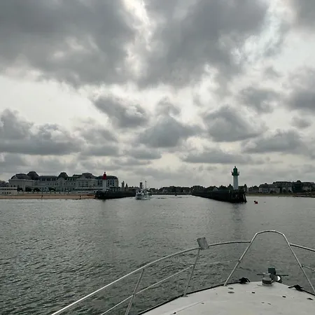 Le Duplex Des Marinas, Dog Friendly & Parking Inclus 보트호텔 *