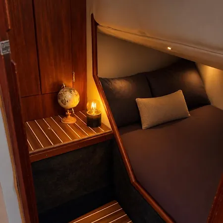 Le Duplex Des Marinas Avec Parking 1m80 Sous Plafond Hotel en barco